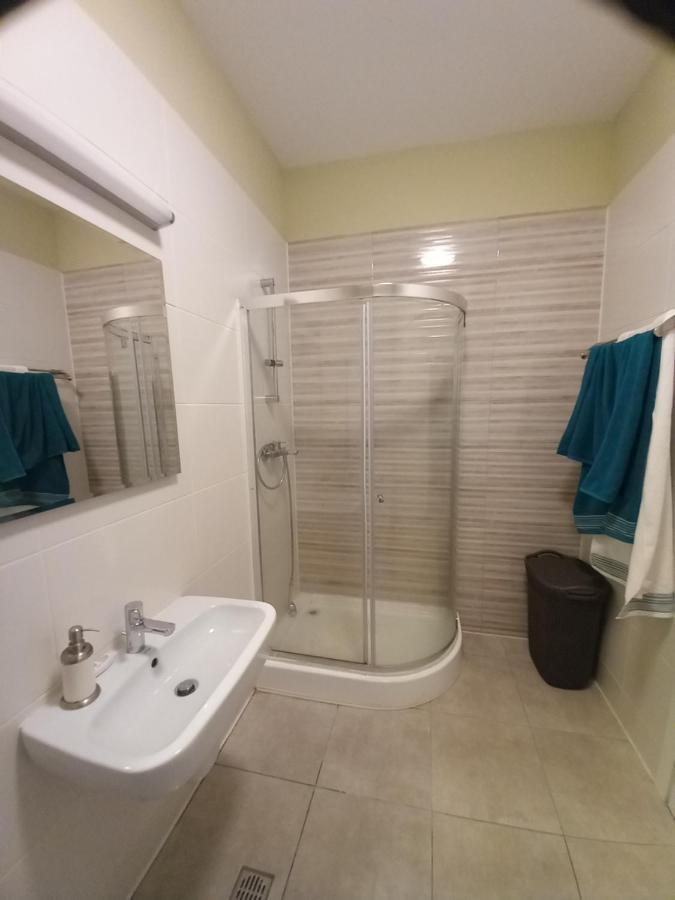 Herastrau Apartment Bukares Bagian luar foto