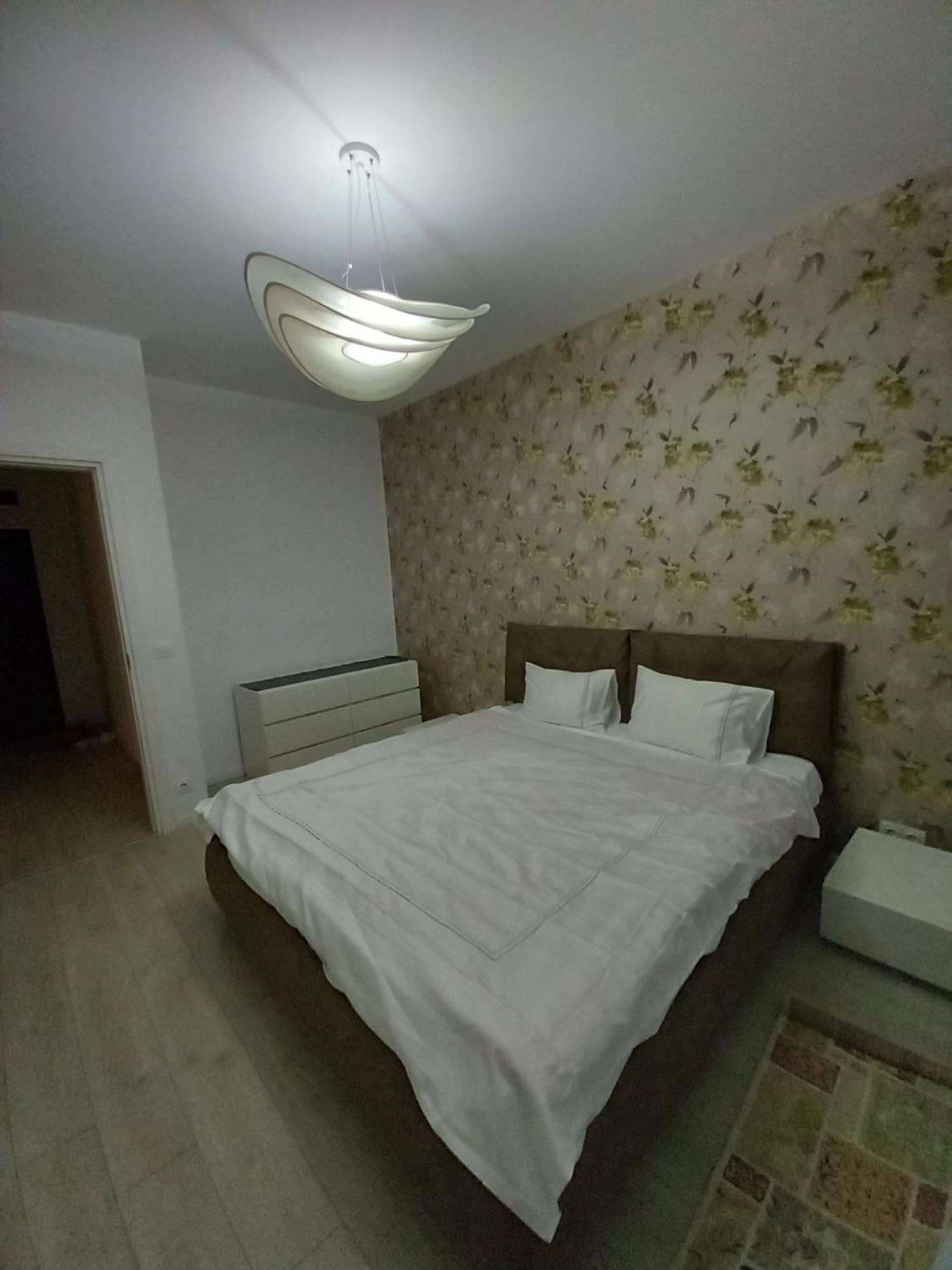 Herastrau Apartment Bukares Bagian luar foto