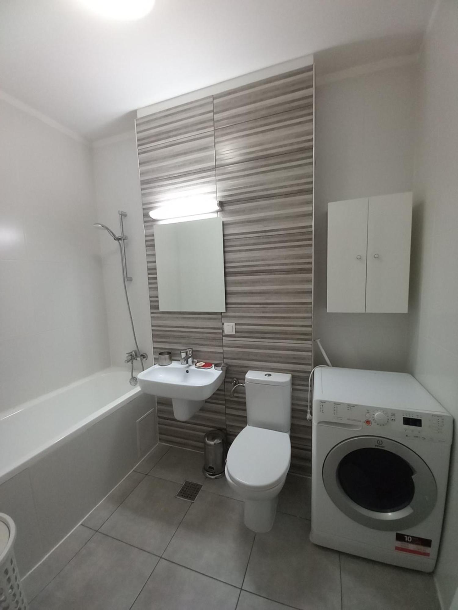Herastrau Apartment Bukares Bagian luar foto